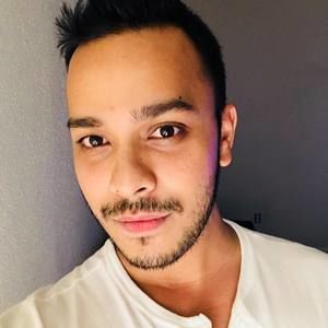 Meet your Posher, Roneet